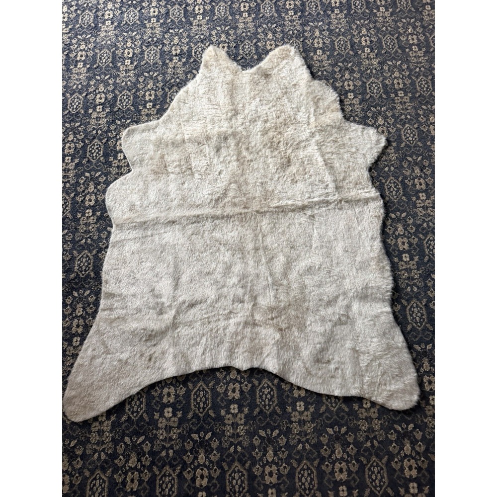 Grand Canyon GC-10 Area Animal Skin Rug 3'-10" x 5' Faux Hair-on-Hide Ivory